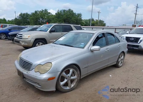 2004 Mercedes-Benz C 230 Kompressor Sport/Sport из США, поврежденный, VIN WDBRF40J24F506937